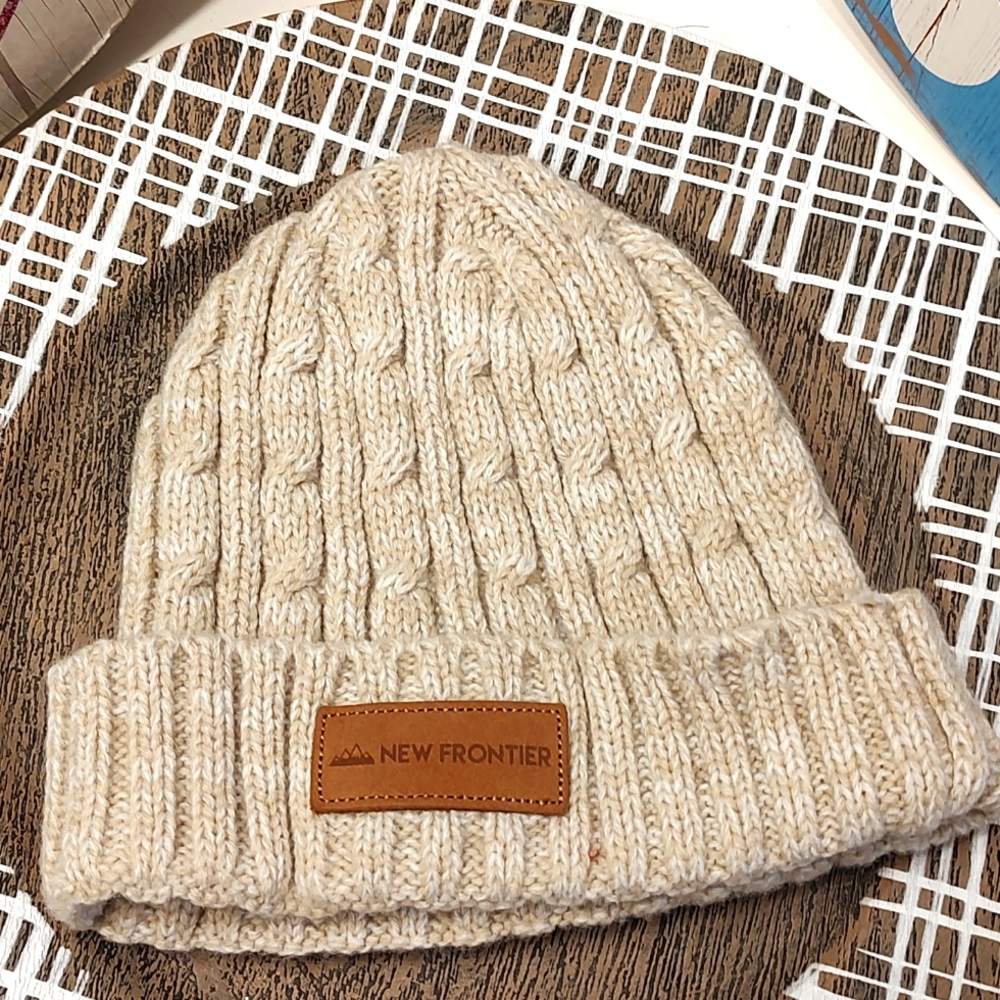 🥰 GUC New Frontier Brand Unisex Use Cable Knit OSFA Reversible Beanie, Oatmeal